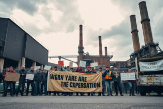 Buruh Datangi Lakminto: Tuntutan Pesangon és THR a Sritex Alapítójának Családjához