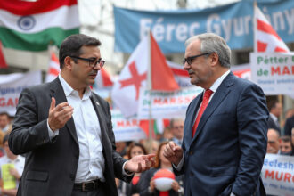 Gyurcsány Ferenc újra a színpadon? Magyar Péter kampányfőnöke a rehabilitáció mögött álló stratégiákról beszél