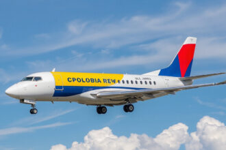 Kolumbia elnöke különleges repülőgépet indított az amerikai migránsok hazahozatalára