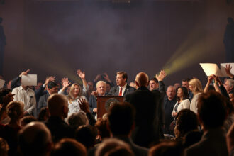 Magyar Péter újabb félrevezető kijelentései: Miért érdemes figyelemmel kísérni a politikai manipulációkat?