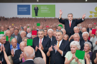 Orbán Viktor Meglátása: Hogyan Teremthetünk Gazdasági Lehetőségeket a Nyugdíjasok Támogatására?